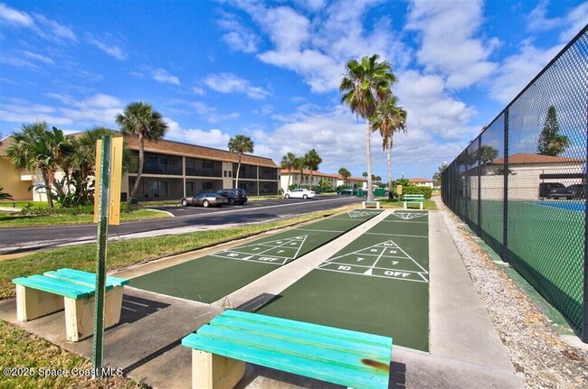 Building Photo - 520 Palm Springs Blvd