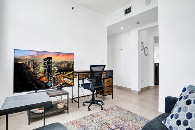 Building Photo - 2641 N Flamingo Rd