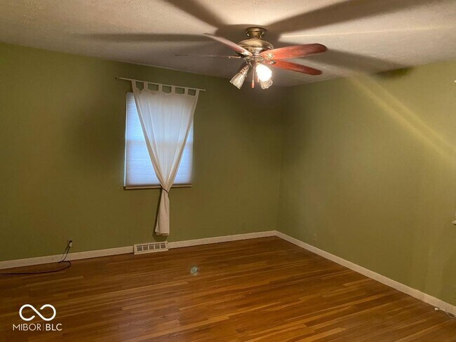 Building Photo - 8065 Hoover Ln