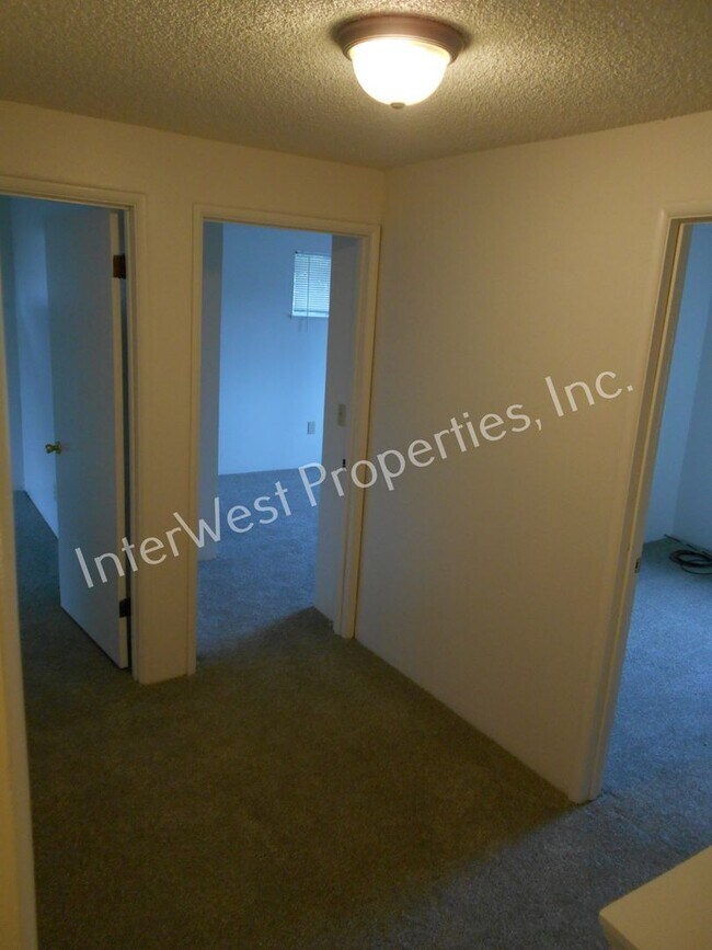 Building Photo - 6627-6627 SW 201st Ct