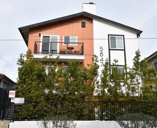 Building Photo - 5847 Willoughby Ave