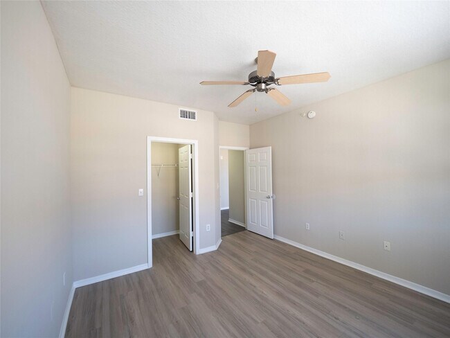 Building Photo - 15085 Michelangelo Blvd