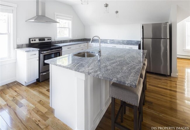 Building Photo - 30 Preston St