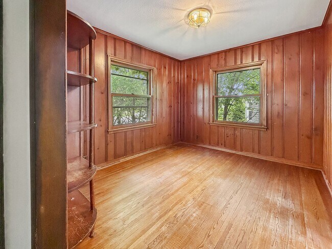 Building Photo - 1201 E 54th St