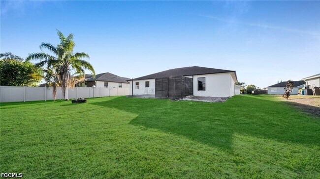 Building Photo - 918 Acroft Ave