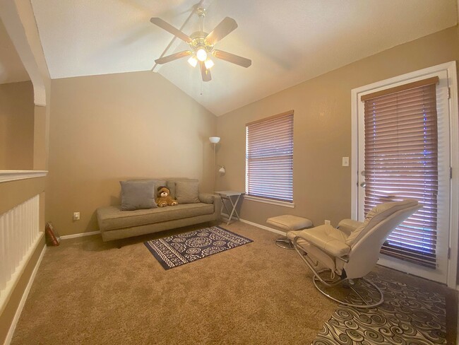 Building Photo - East El Paso 3 bed Refrig A/C w/Loft!