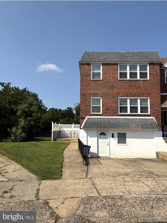 Building Photo - 3628 Genesee Dr