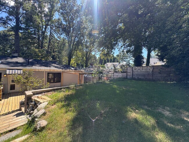 Building Photo - 3018 Medlin Dr