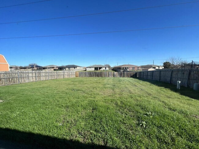 Building Photo - 4115 Mustang Dr