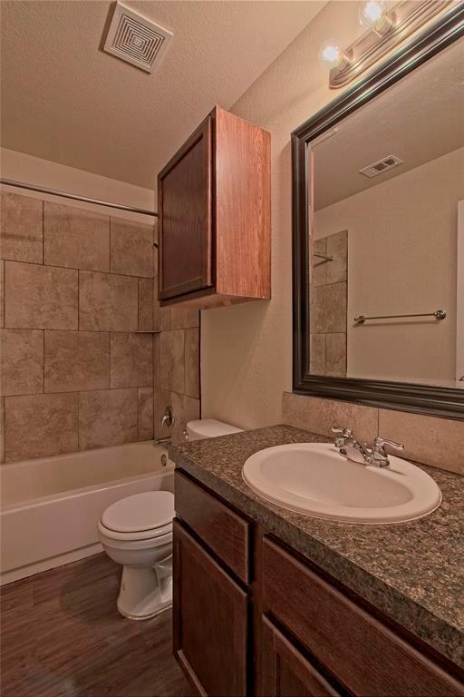 Building Photo - 1002 Drover's Cove