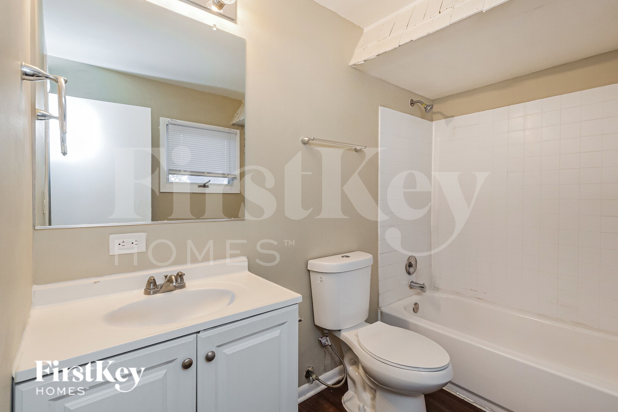 Building Photo - 26646 Elmwood Ave