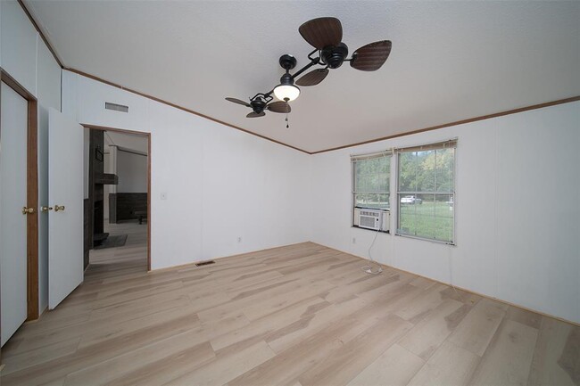 Building Photo - 194 Sonnys Ln