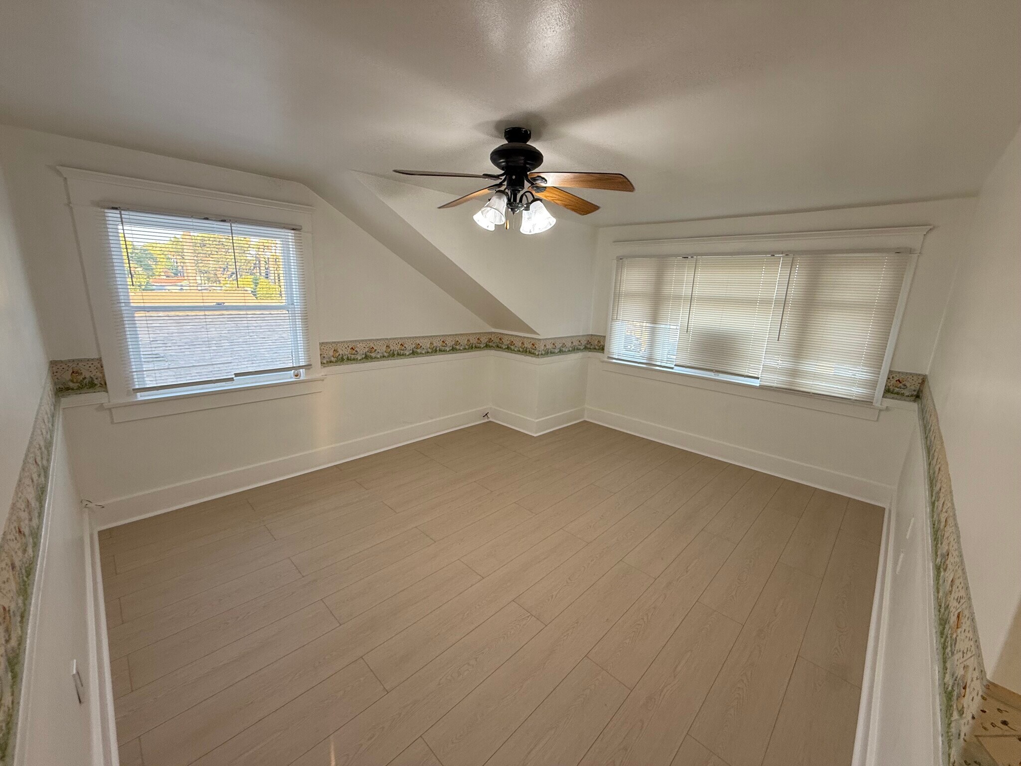 Building Photo - 563 San Francisco Ave