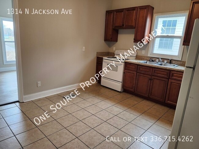 Building Photo - 1314 N Jackson Ave