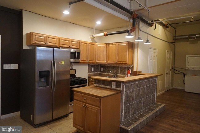 Building Photo - 2152 E Dauphin St