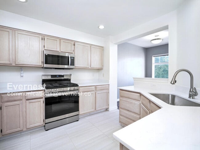 Building Photo - 4123 Fieldstone Dr