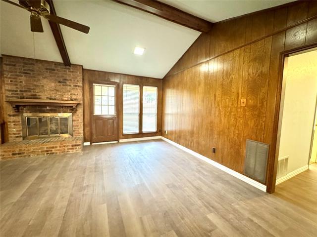 Building Photo - 1925 Glen Hill Dr