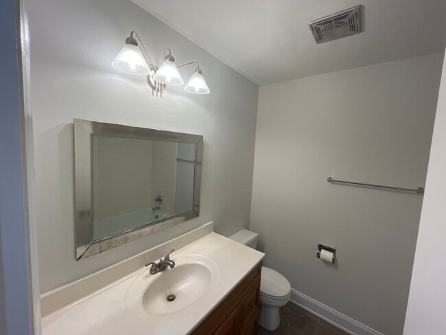 Building Photo - Move-in Ready Home Located in The Four Sea...