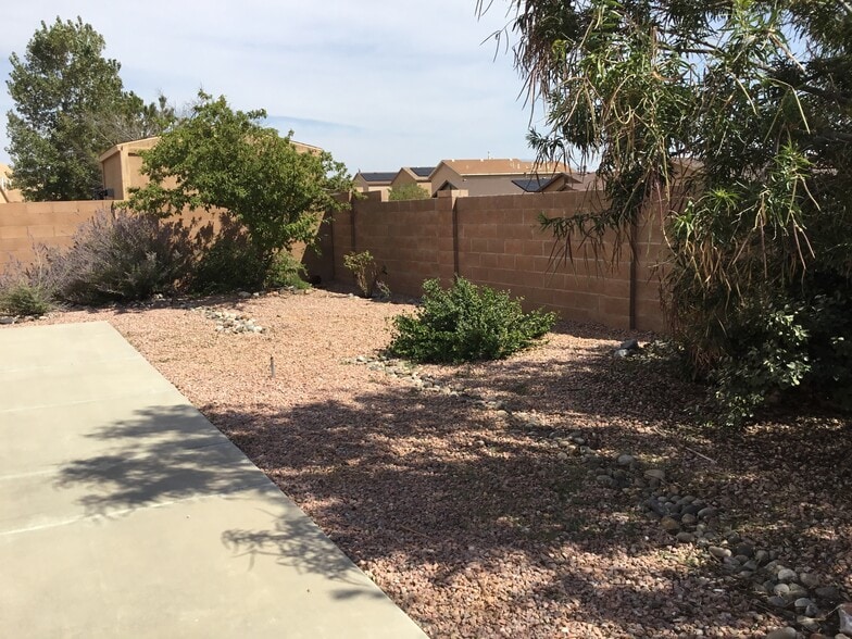 Building Photo - 1008 Desert Paintbrush Loop