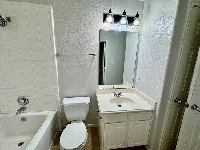 Building Photo - 21355 Claretfield Ct