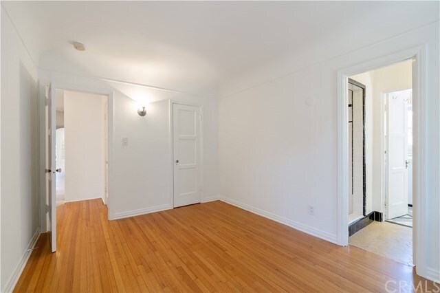 Building Photo - 2560 Amherst Ave