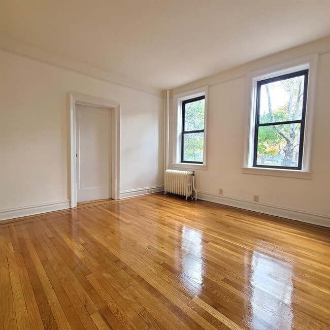 Building Photo - 321 79th St