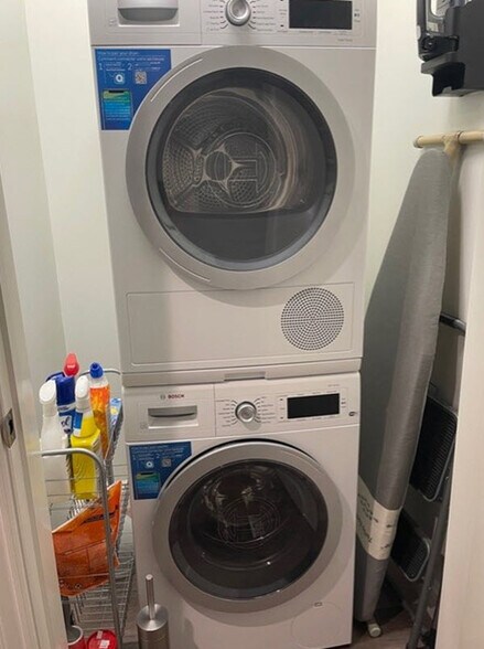 Washer/dryer - 843 Southampton Dr