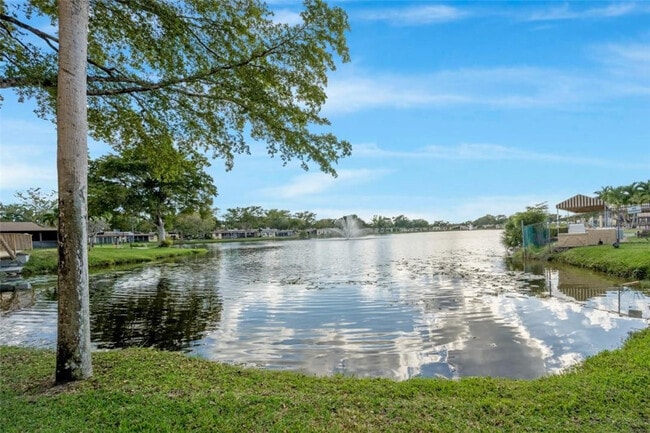 Building Photo - 301 Cambridge Rd