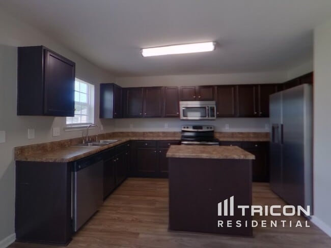 Building Photo - 5504 Graypark Dr