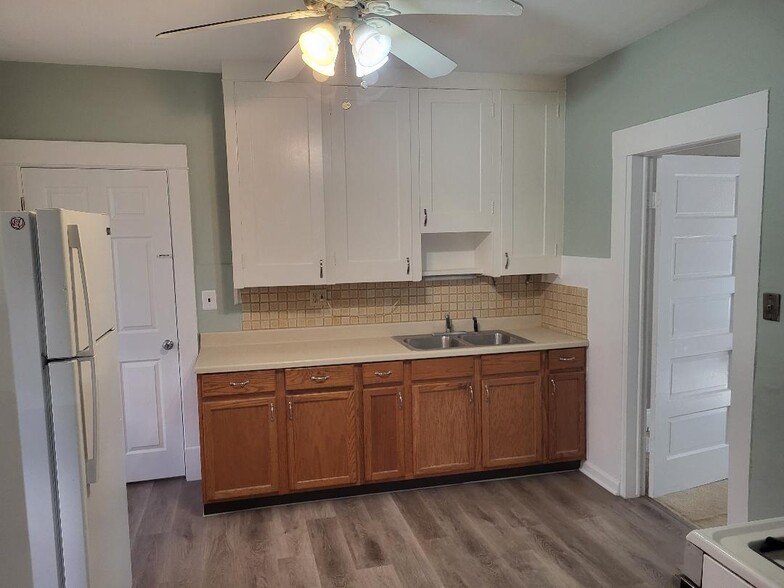 Building Photo - 2094 Dowd Ave