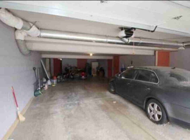 Building Photo - 401 Georgia Pkwy