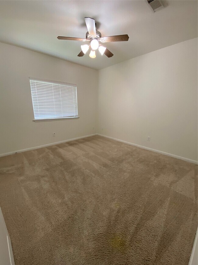 Building Photo - 9535 Empress Crossing Dr