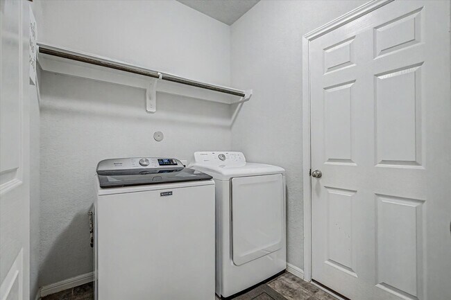 Building Photo - 16534 Twinwalker Drive