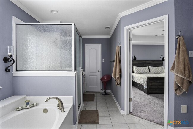 Building Photo - 5834 Greenforest Cir