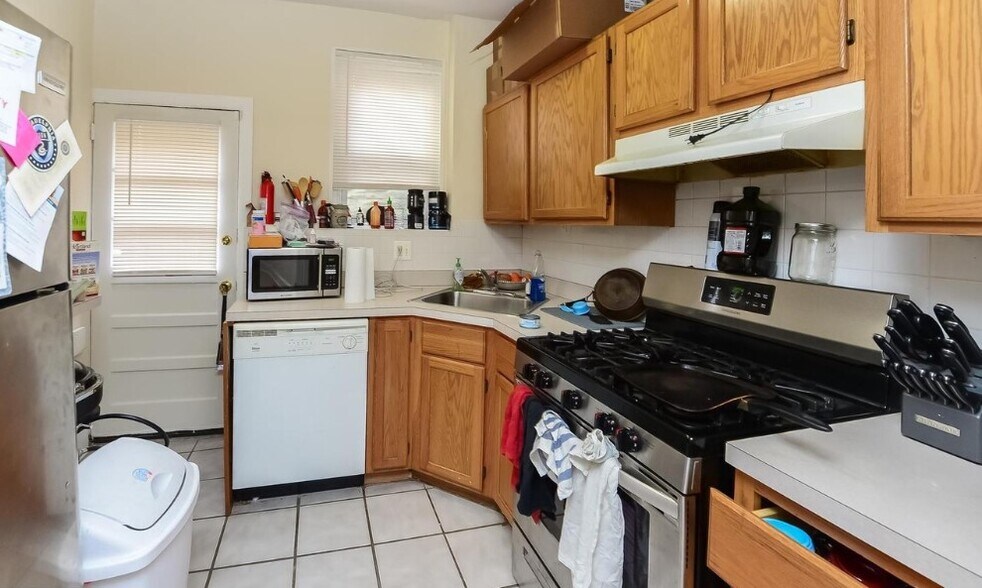 Building Photo - 3728 Midvale Ave