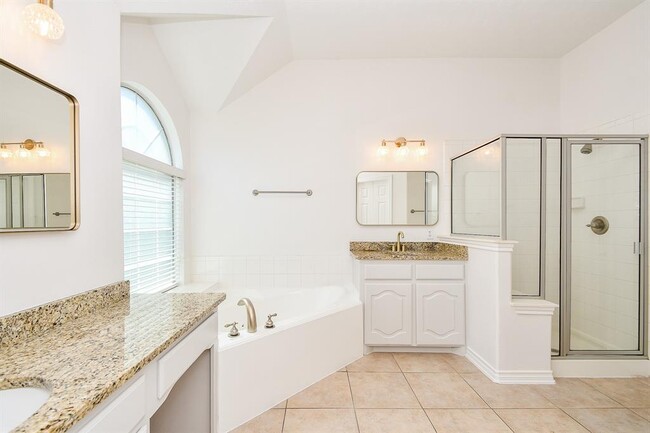 Building Photo - 10206 Hahns Peak Dr
