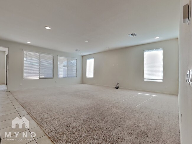 Building Photo - 8756 W Rancho Dr