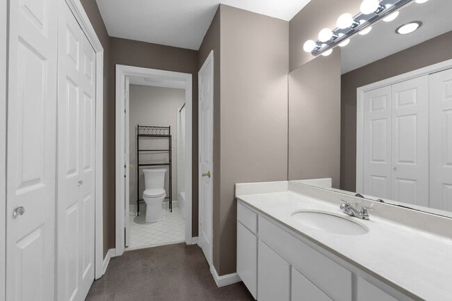Building Photo - **A RARE FIND - GREEN HILLS CONDO WITH QUI...
