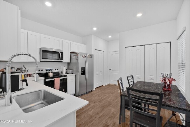 Building Photo - 9139 Stony Brk Rd