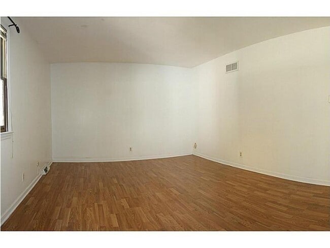 Building Photo - 3424 E 98th St