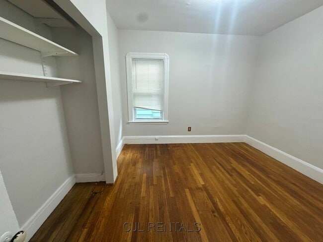 Building Photo - 145 Albion St