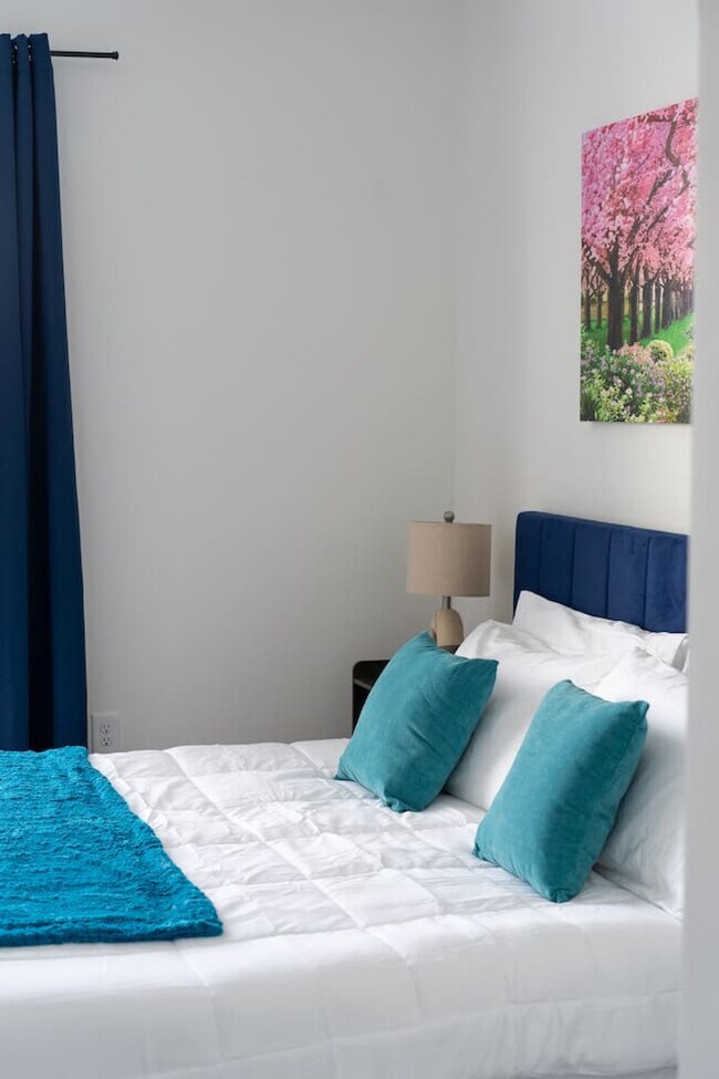 Building Photo - 5842 Leisure Ln