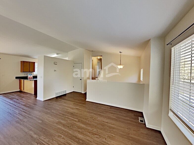 Building Photo - 2899 W 2125 S