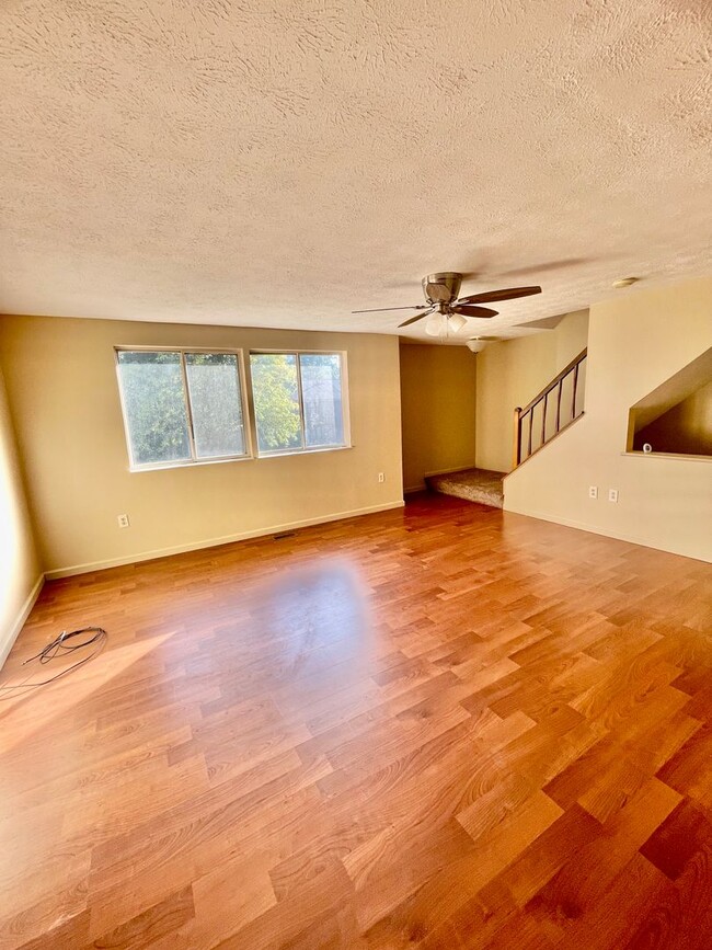 Building Photo - 3 Bed 1.5 Bath- Bridgeville PA