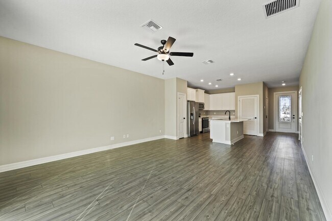 Building Photo - 1817 Party Pl