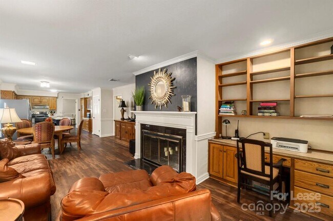 Building Photo - 4 Bedroom 2.5 Bath Home In Conover! Tours available starting March 1st!