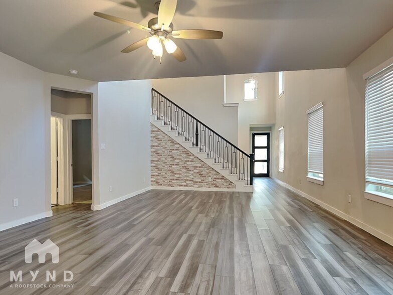 Building Photo - 734 Lacebark Elm Trl