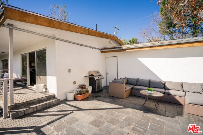 Building Photo - 2388 Kimridge Rd