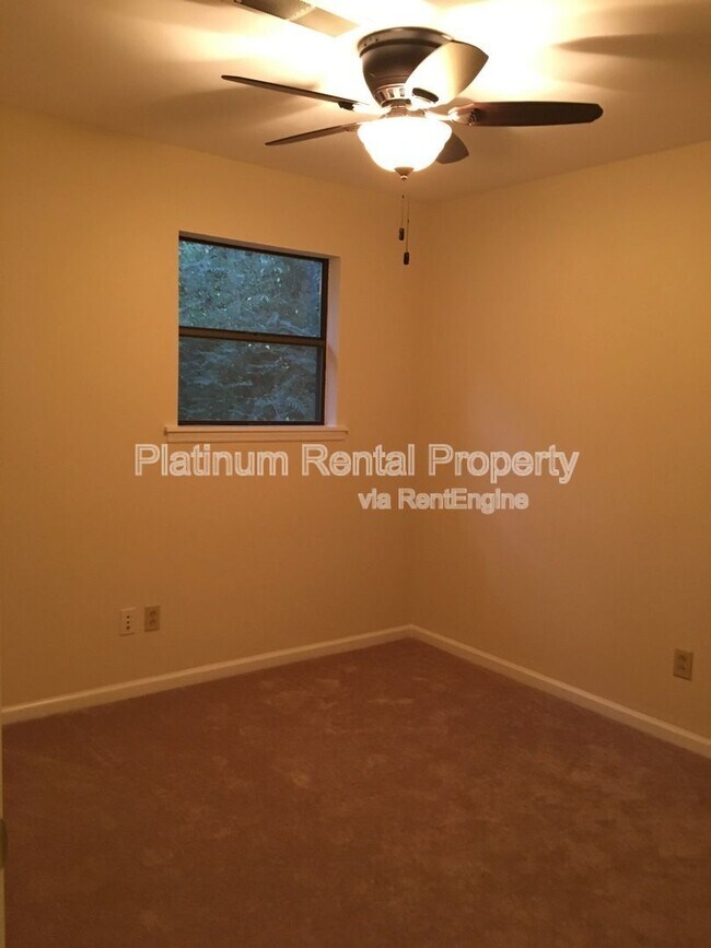 Building Photo - 9775 Loblolly Ln
