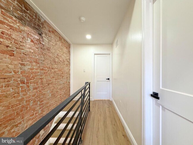Building Photo - 2762 Martha St